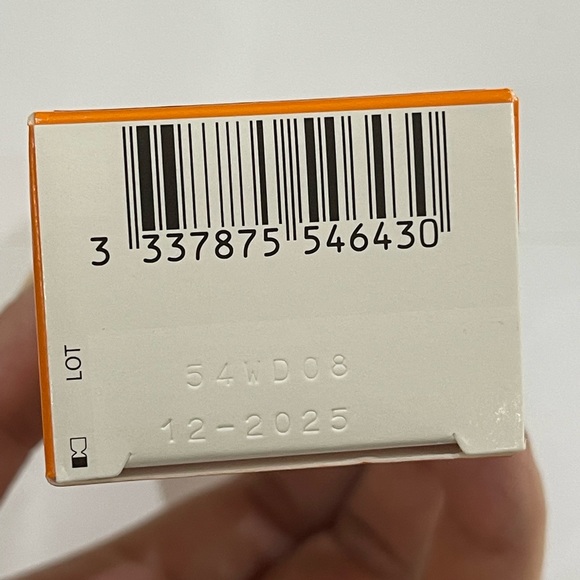 La Roche - Posay Anthelios UVMune 400 sunscreen - Picture 3 of 4